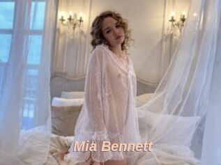 Mia_Bennett