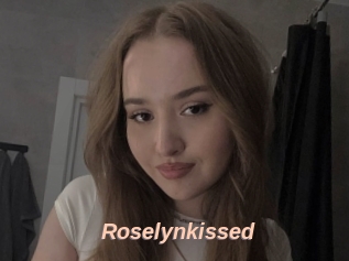 Roselynkissed